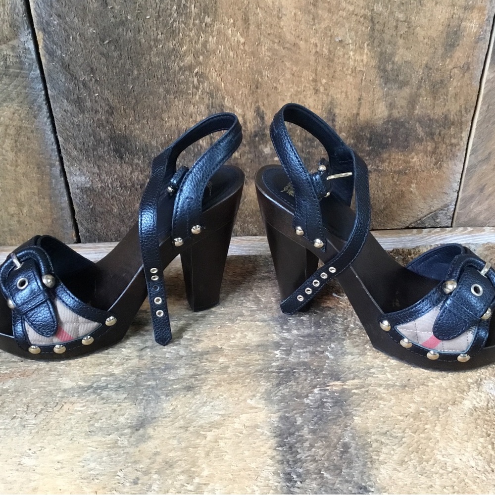 Burberry Heels - Picture 3 of 11